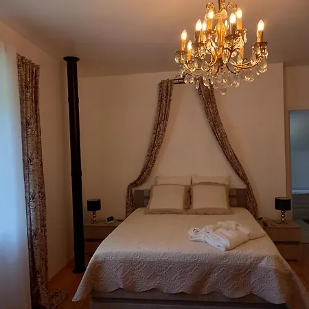 Casa de Férias Logis Du Château De Brecy *