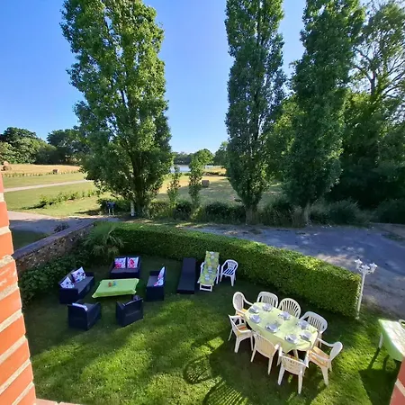 Logis Du Château De Brecy Hébergement de vacances