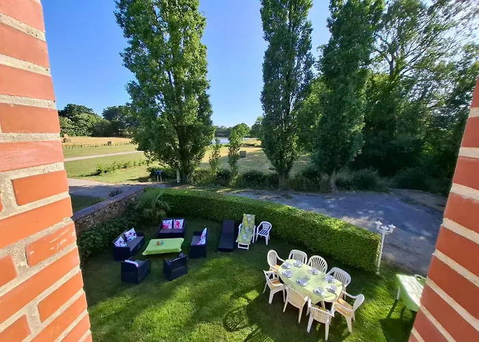 Logis Du Chateau De Brecy Vakantiehuis